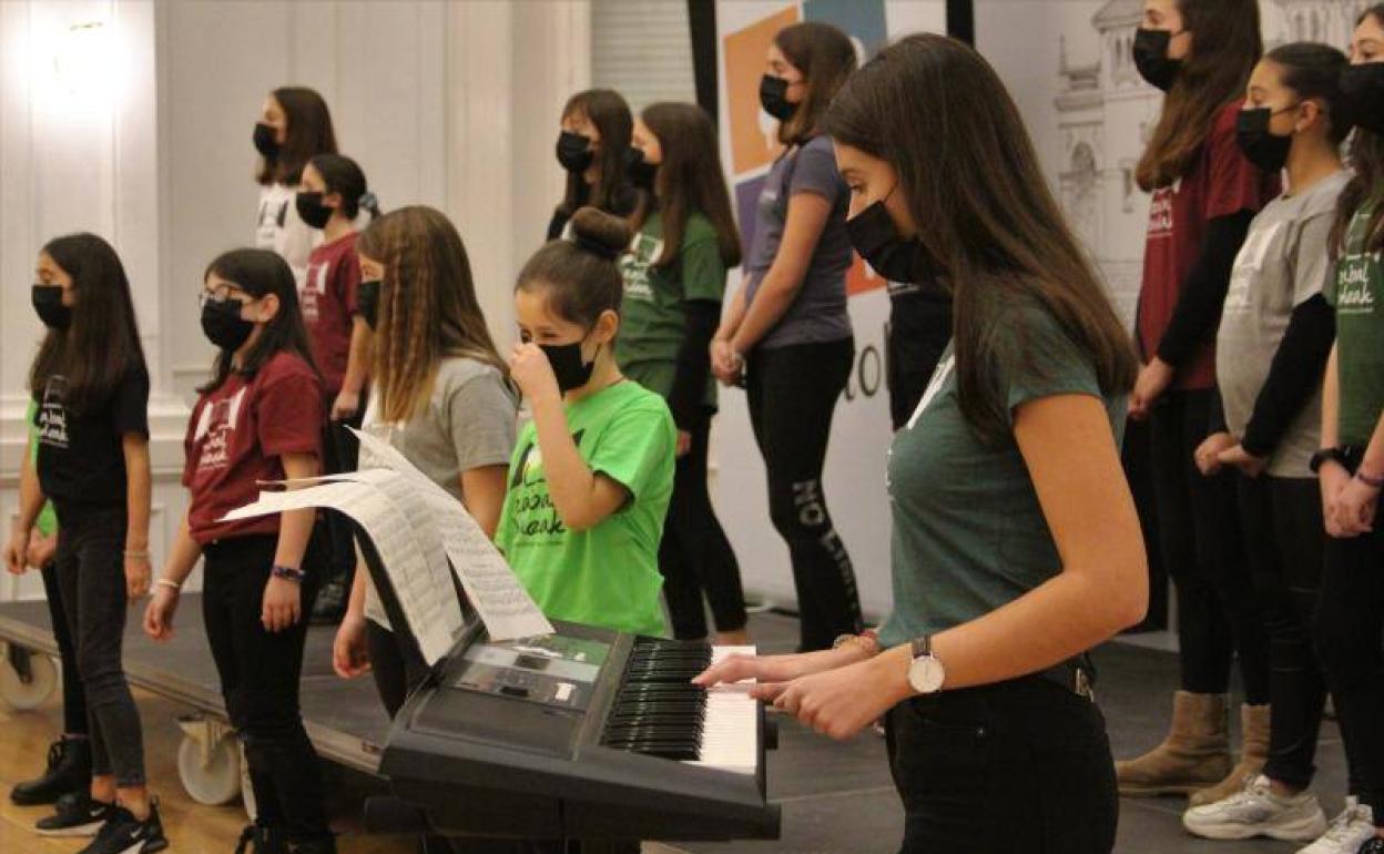 Un coro de niñas de Laudio Ikastola interpretó 'Bagare' la canción de la última edición local en 2011. 