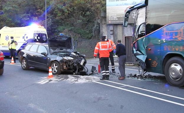 El tráfico en Bizkaia: Un herido en un accidente en la BI-735 a la altura de Erandio sentido Asua