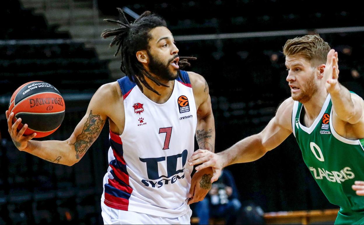 Pierriá Henry, durante la derrota sufrida el martes pasado en la cancha del Zalgiris. 