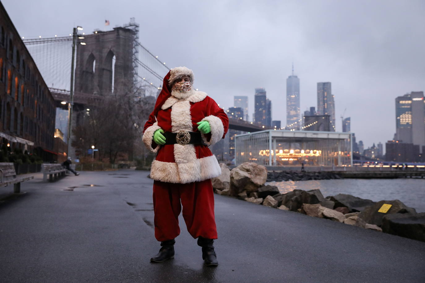 Friedman vestido como Santa Claus.