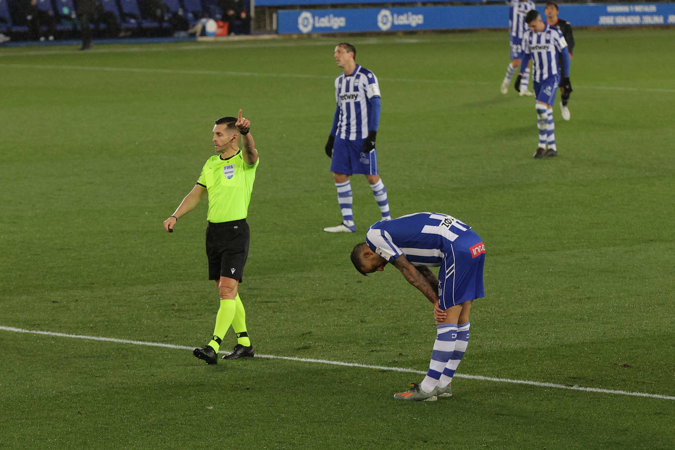 Fotos: Las imágenes del Alavés-Eibar