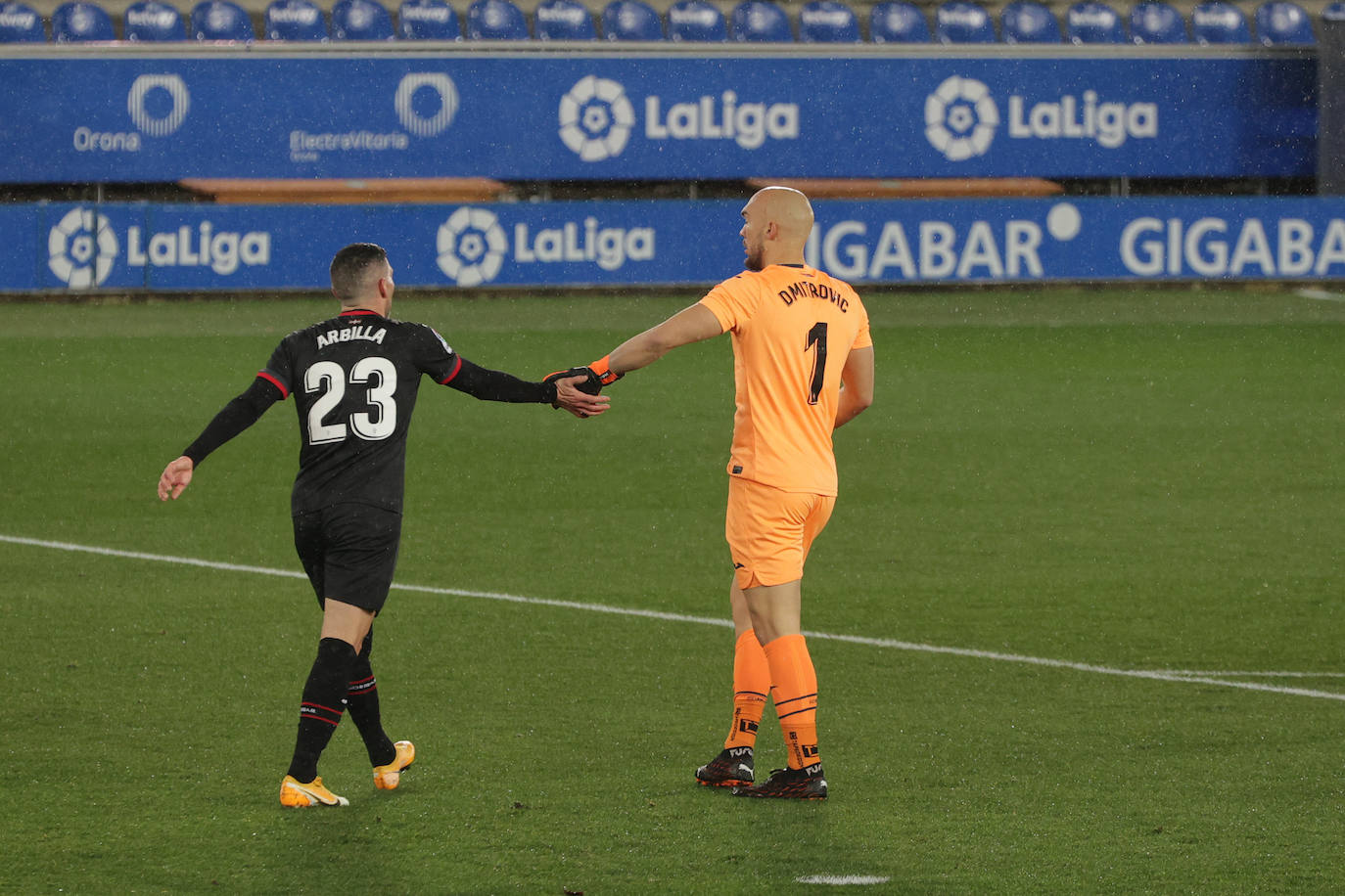 Fotos: Las imágenes del Alavés-Eibar