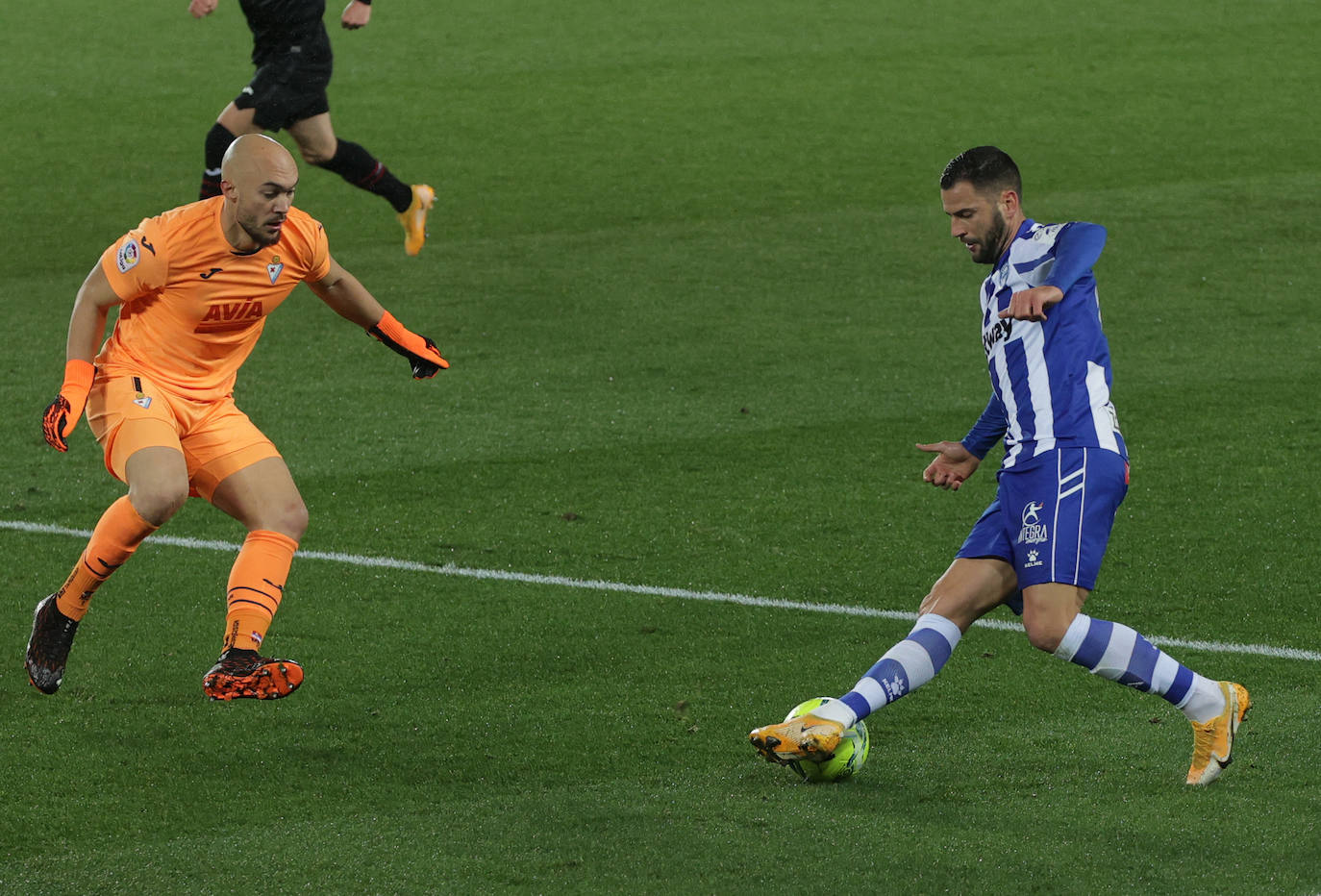 Fotos: Las imágenes del Alavés-Eibar