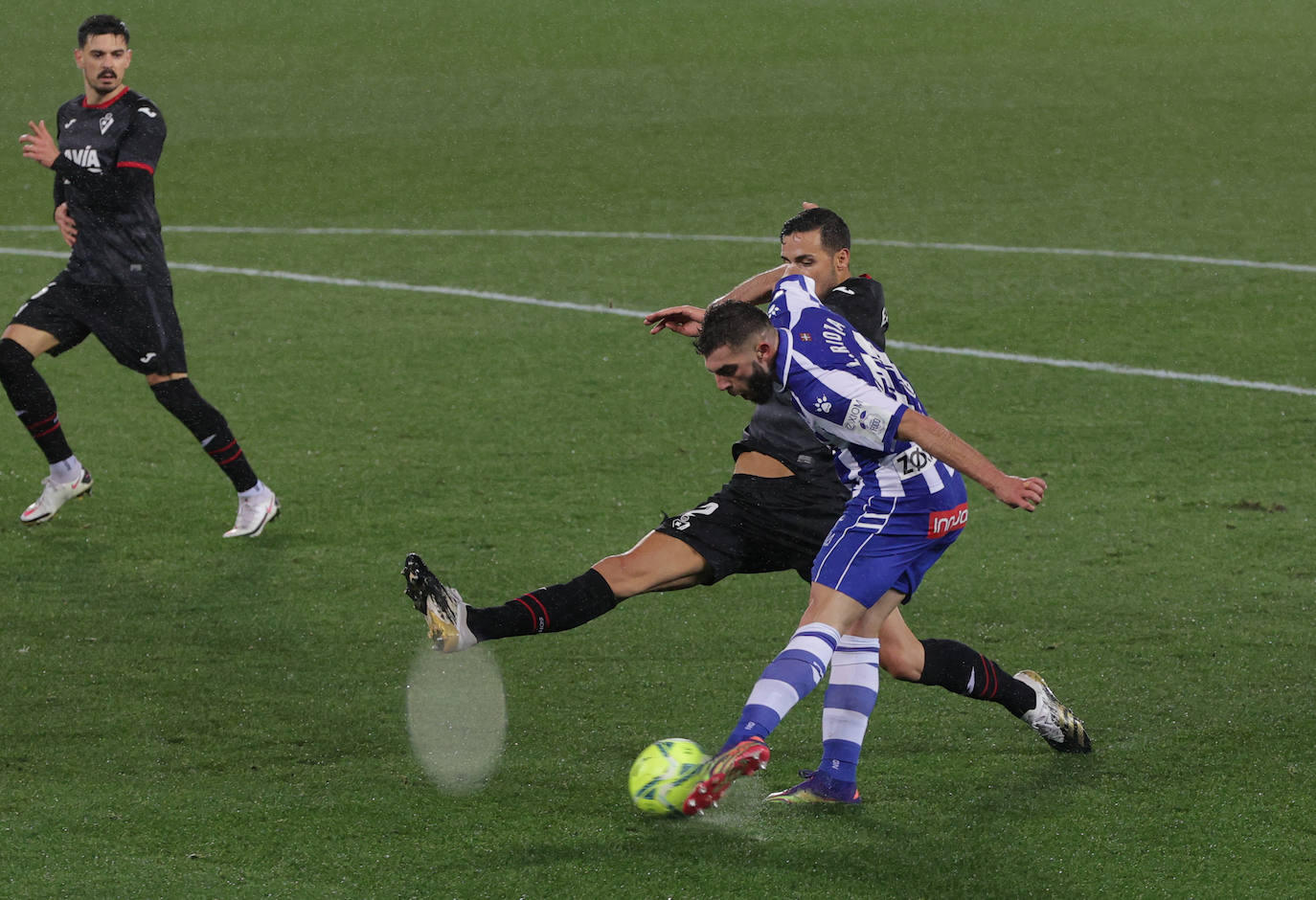 Fotos: Las imágenes del Alavés-Eibar