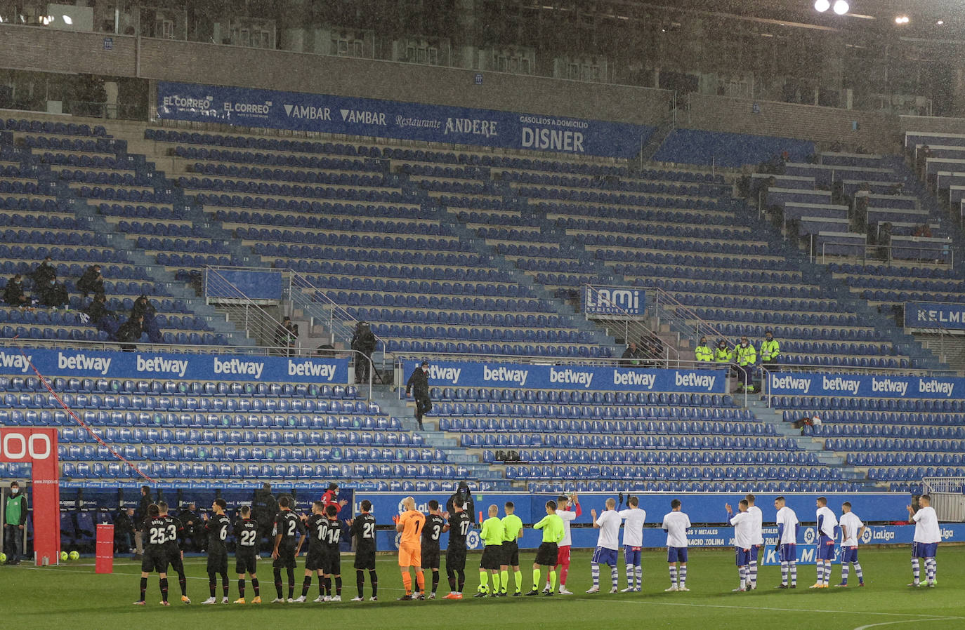 Fotos: Las imágenes del Alavés-Eibar