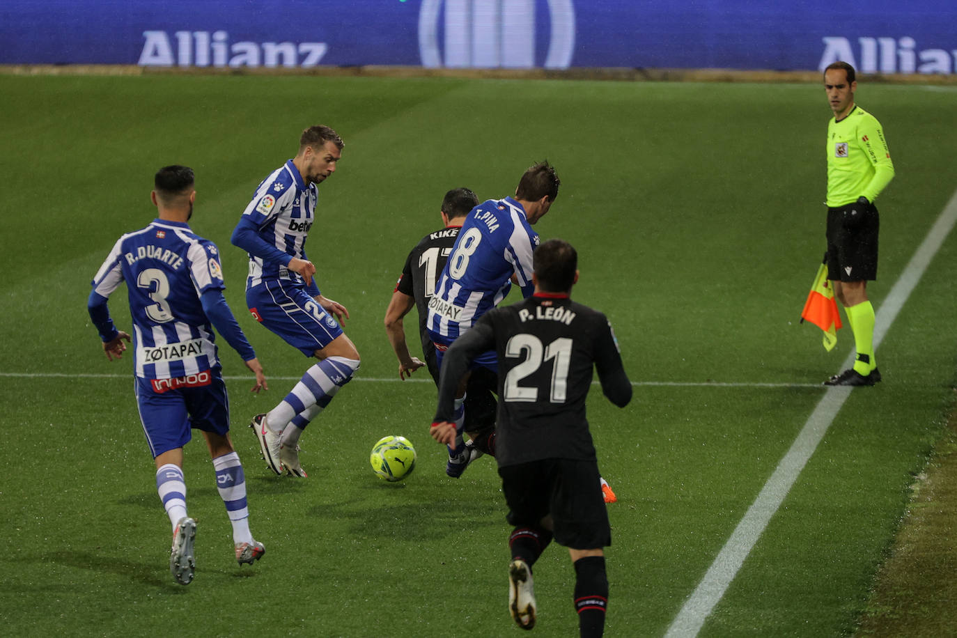Fotos: Las imágenes del Alavés-Eibar