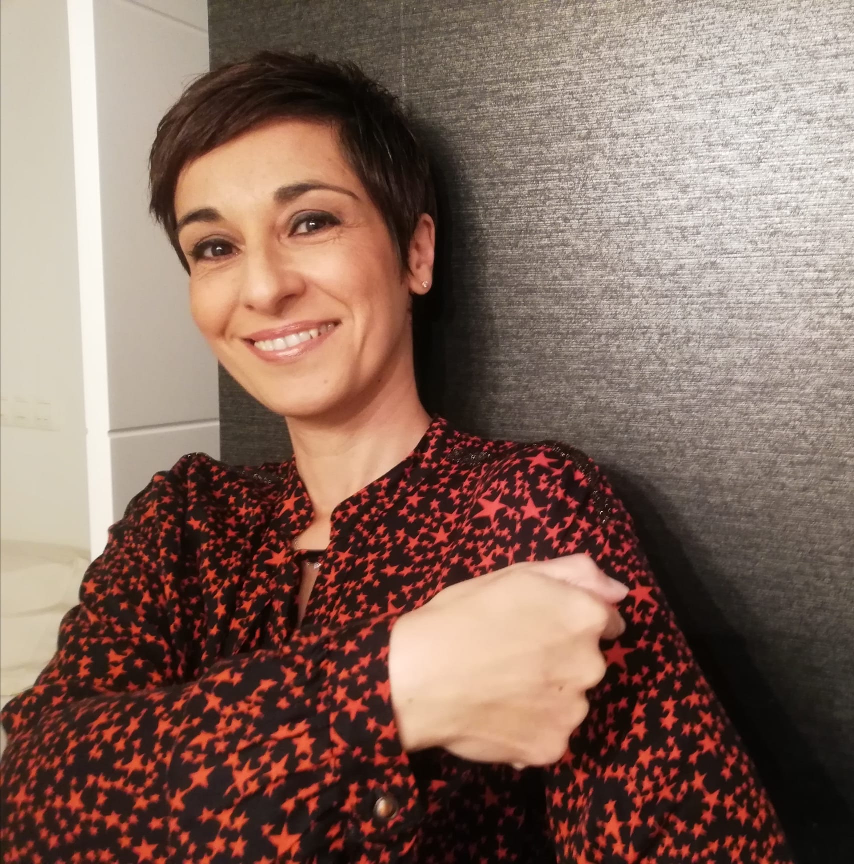 «Estamos atravesando un problema grave de salud pública, sanitaria y económica. Creo en la ciencia y cuando nos llamen para ir a vacunarnos, ahí estaré sin duda. El aplauso de las ocho de la tarde a los sanitarios durante el confinamiento debería transformarse ahora en la decisión de ponernos todos la vacuna».