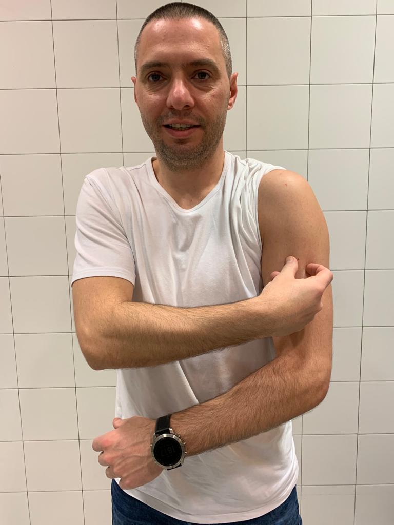 «Estoy a favor de la vacunación y que se active cuanto antes como barrera que salvará muchas vidas. Se ha hecho un esfuerzo a nivel mundial tremendo para parar al virus y estamos cerca de tener una esperanza real de conseguirlo. Que vayan las primeras vacunas para los que más lo necesitan y luego iremos el resto. Ojalá recuperemos pronto la antigua normalidad».