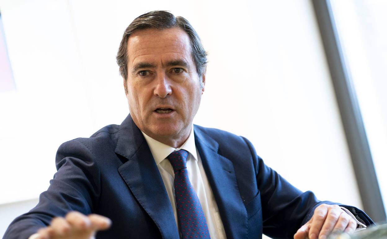 A la CEOE le nace un ala crítica