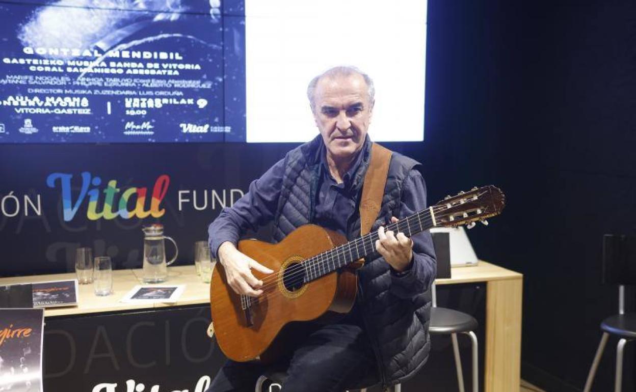 Mendibil, durante la presentación del concierto centrado en la figura de Iparraguirre. 