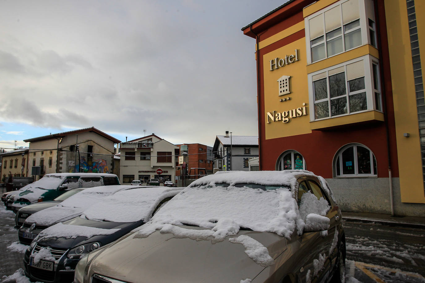 La nieve ha cuajado en Murgia.