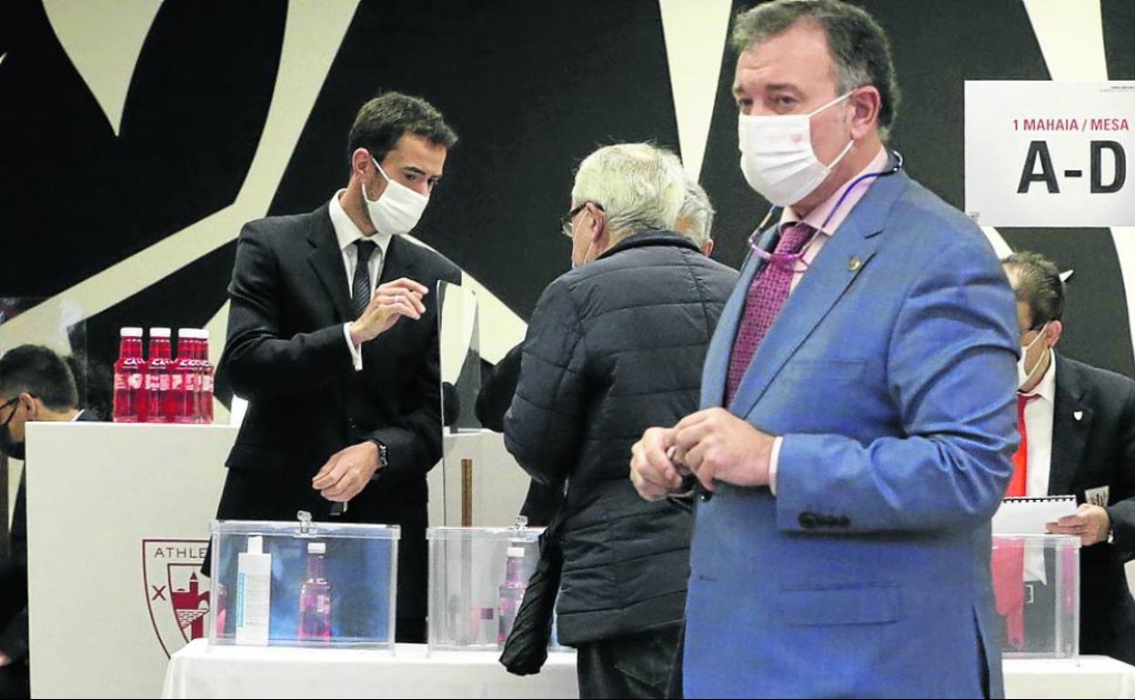 El club habilitó un espacio en San Mamés para la votación presencial. 