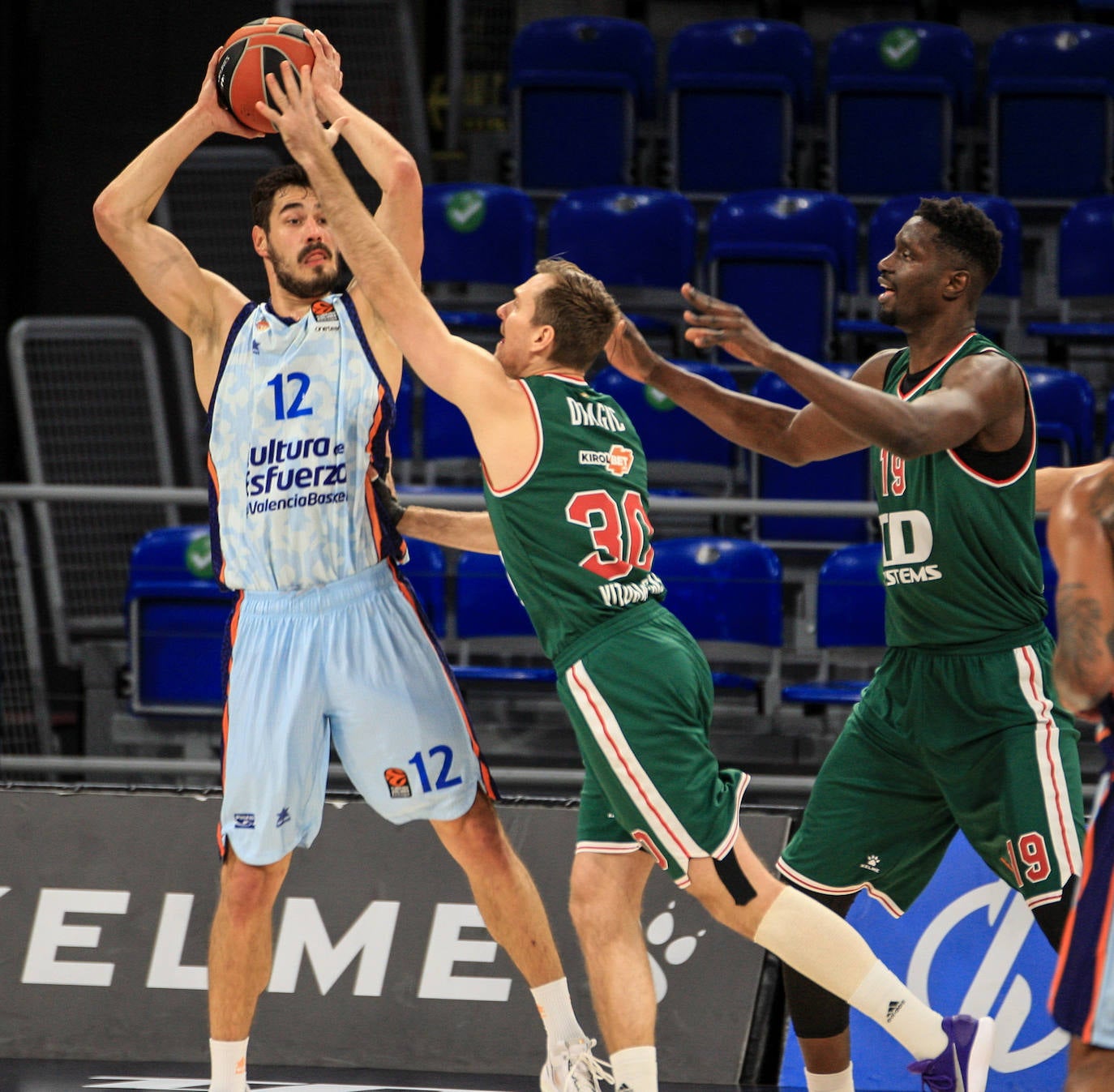 Fotos: Las imágenes del Baskonia - Valencia