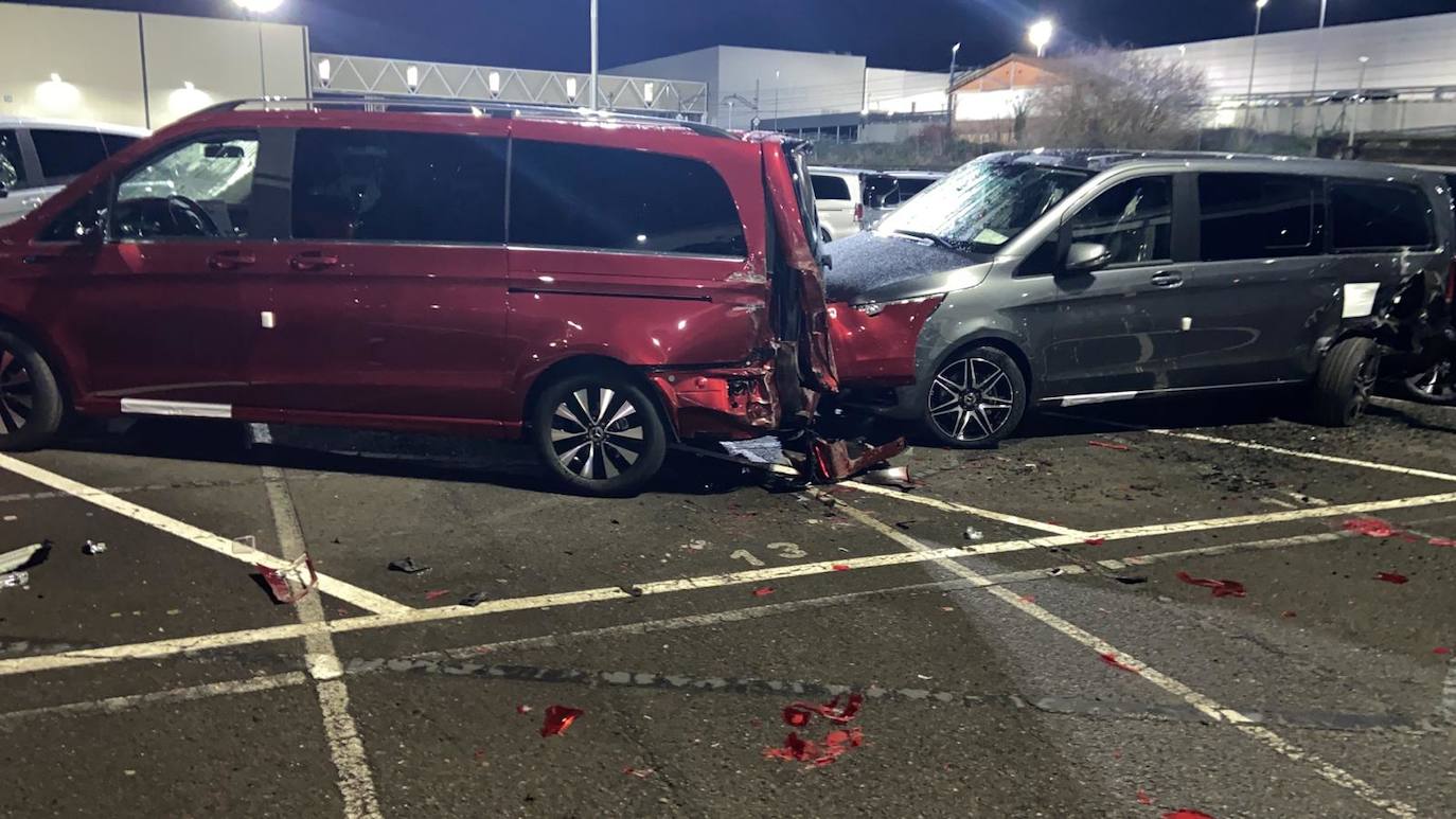 Fotos: Los destrozos ocasionados en el parking de Mercedes de Vitoria