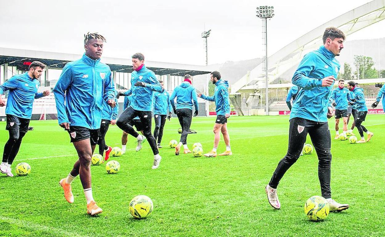 El Athletic hizo ayer el último entrenamiento del año antes de medirse esta tarde a la Real Sociedad. 