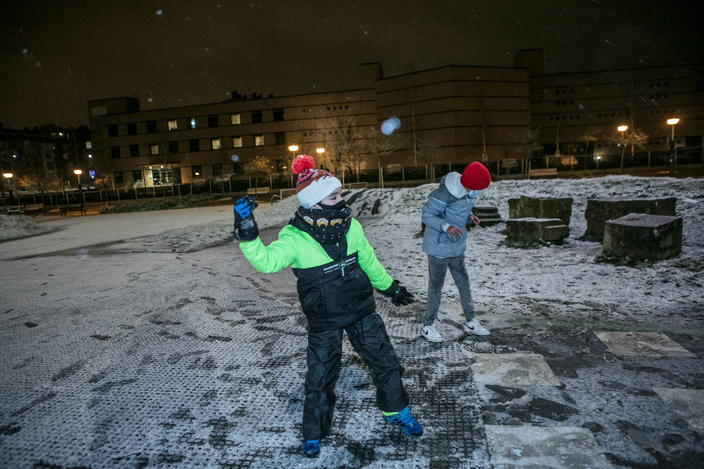 La nieve hizo acto de presencia a última hora del viernes.