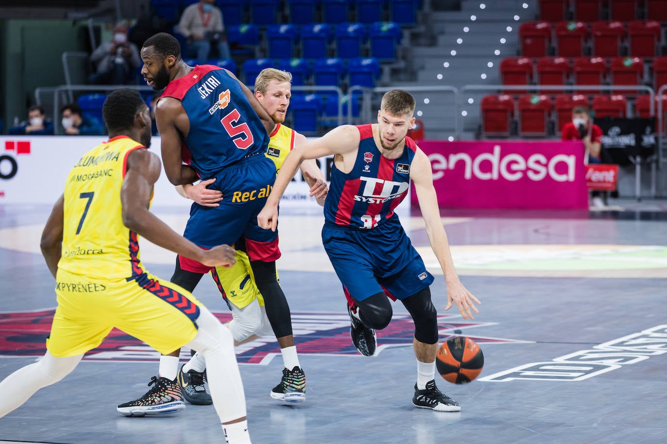 Fotos: Las imágenes del TD Systems Baskonia - Morabanc Andorra