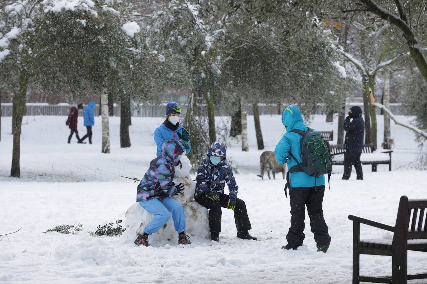 Fotos: Vitoria se divierte en la nieve