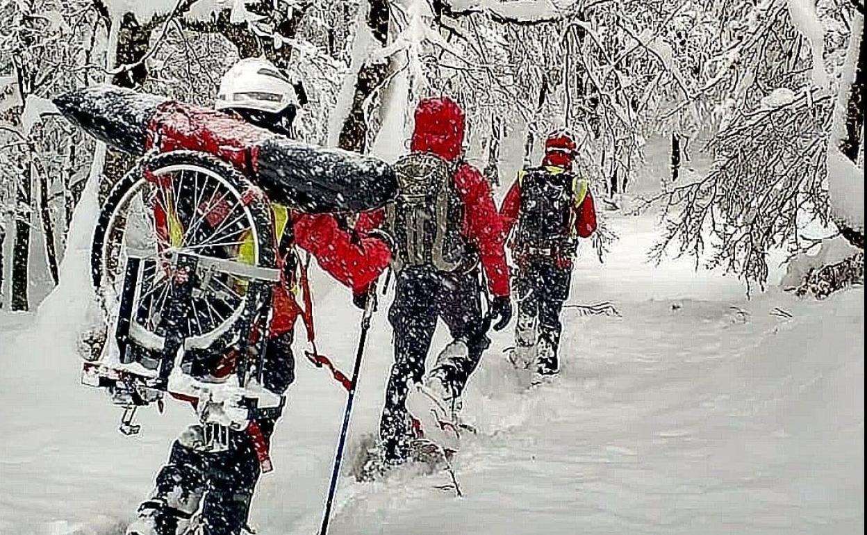 El Gorbea ha sufrido una intensa nevada en las últimas horas. 