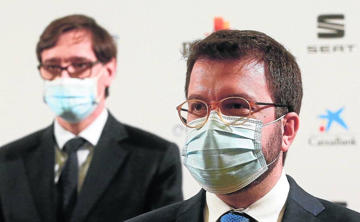 Salvador Illa y Pere Aaragonès, durante la entrega de unos premios hace dos semanas. 