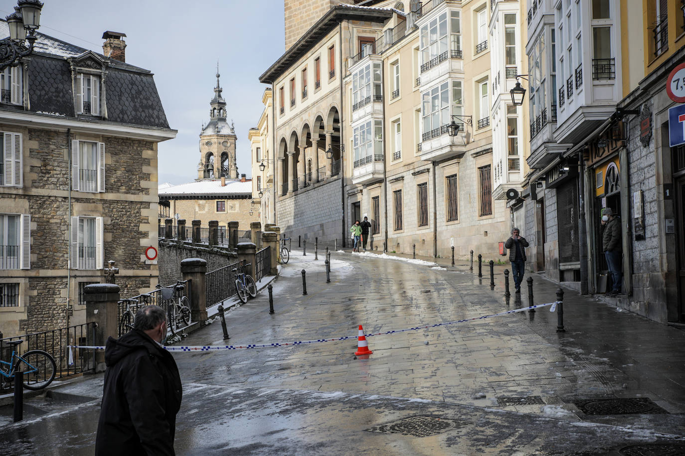 Fotos: La nieve vuelve a cubrir de blanco Álava