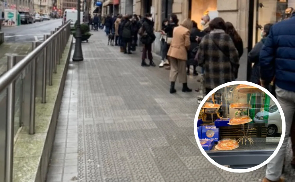 Colas de abrigo en Bilbao para comprar un roscón de Reyes