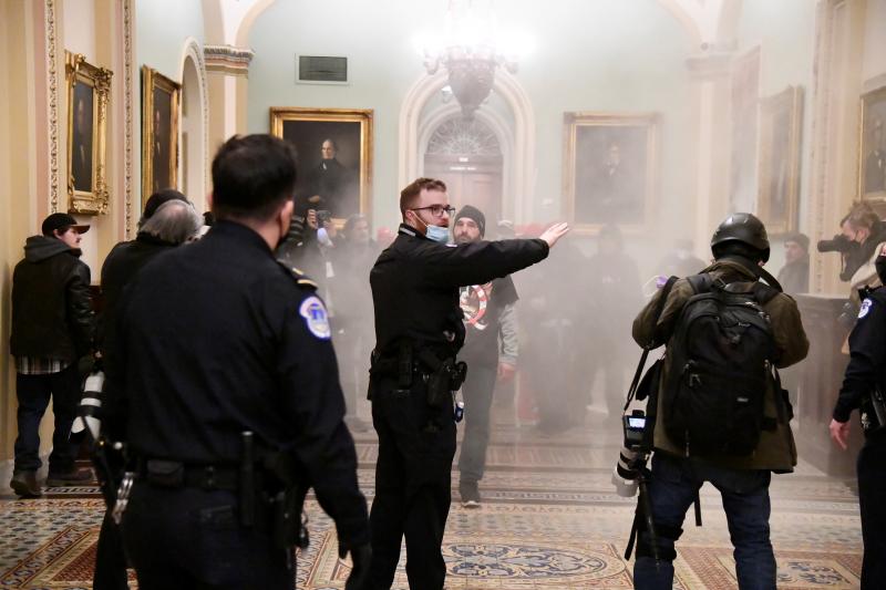 Fotos: Decenas de manifestantes irrumpen en el Capitolio