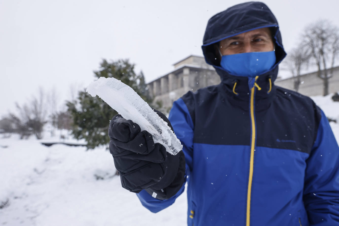 Fotos: Álava se prepara para otra jornada de nieve