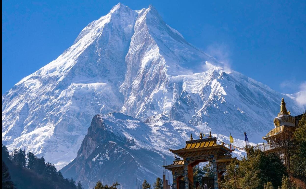 Imagen de la imponente montaña del Manaslu. 