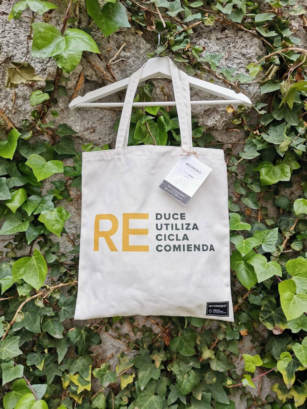 Fotos: Moda, arte, menaje y mucho más de 30 diseñadores locales: así es la especial tienda de Mila en Castaños