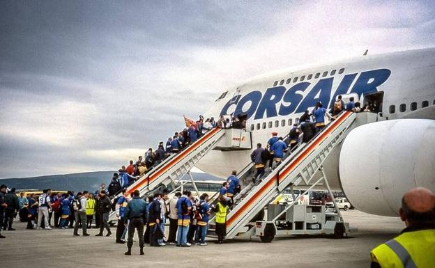 Los aficionados albiazules en su camino a Dortmund. 