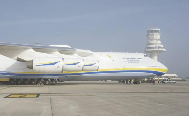 El Antonov AN-225 'Mirya', en Foronda.