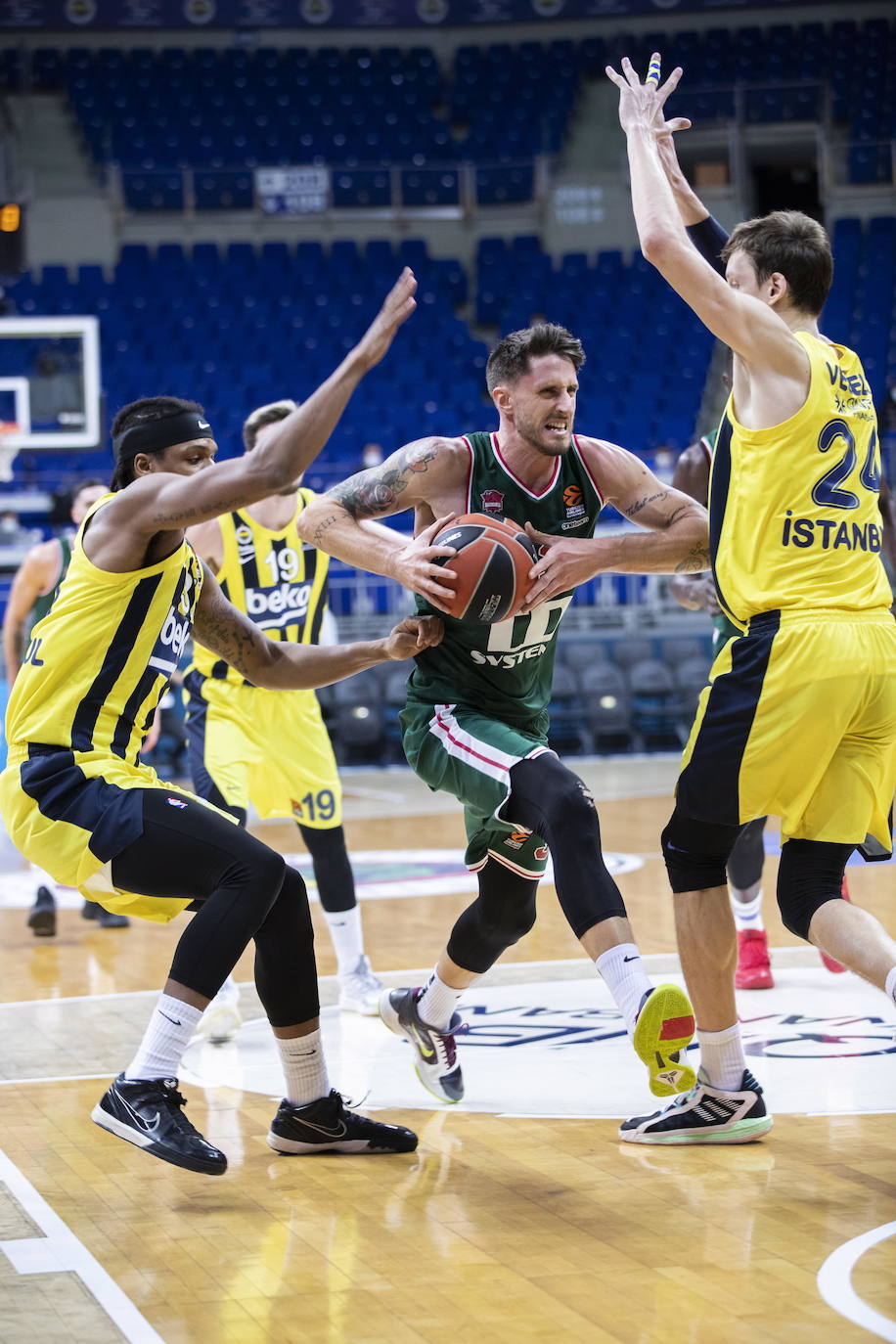 Fotos: Las imágenes del Fenerbahce-Baskonia