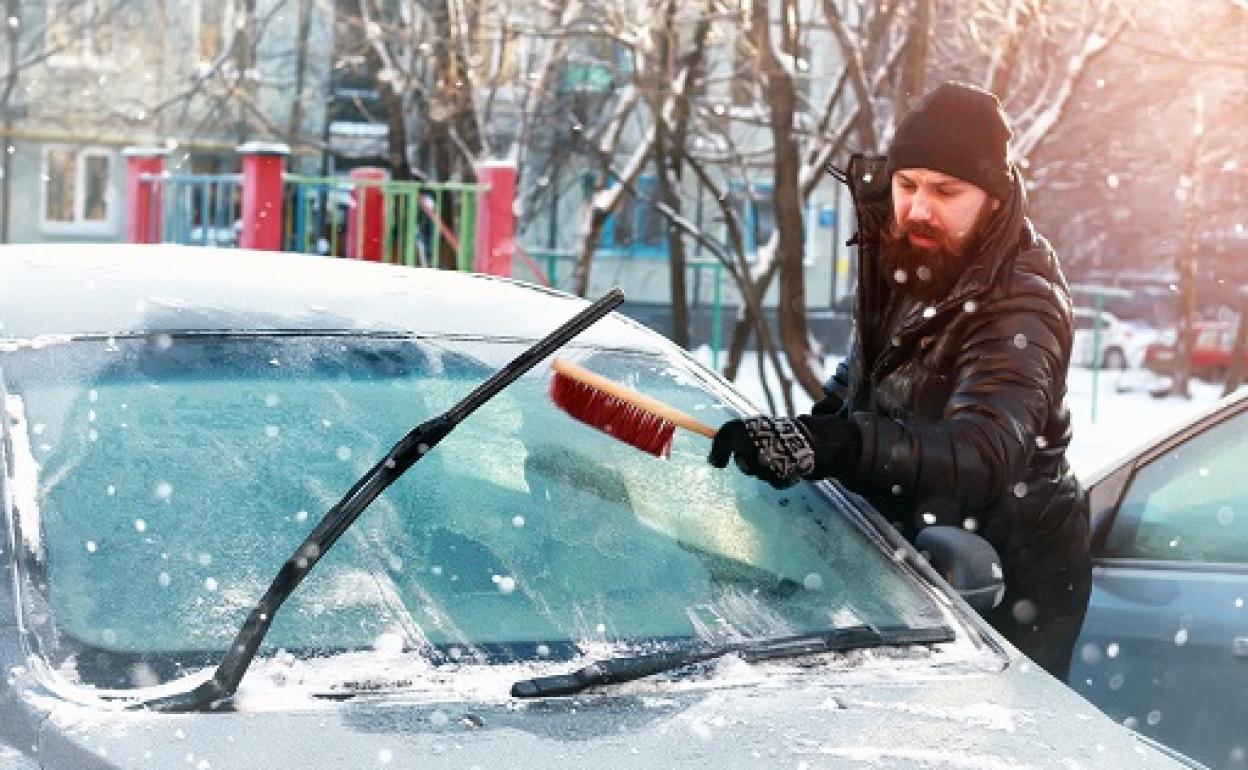 DGT carreteras: ¿Qué hacer si tengo hielo en el coche tras el paso de la borrasca Filomena?
