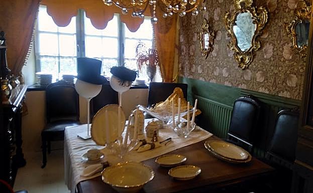 Comedor burgués en el caserío Antzasti.