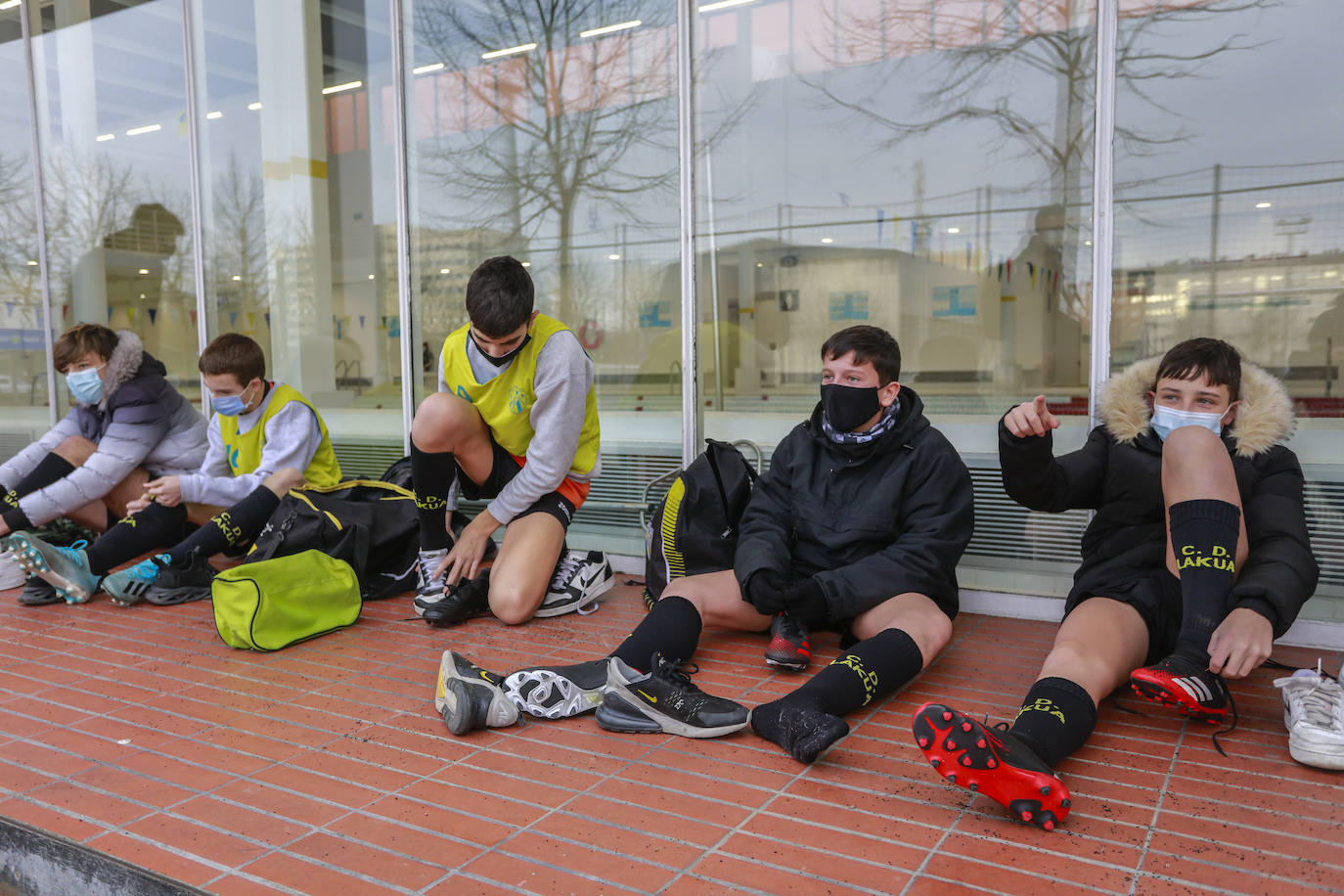 Fotos: Vuelve el deporte escolar a Álava