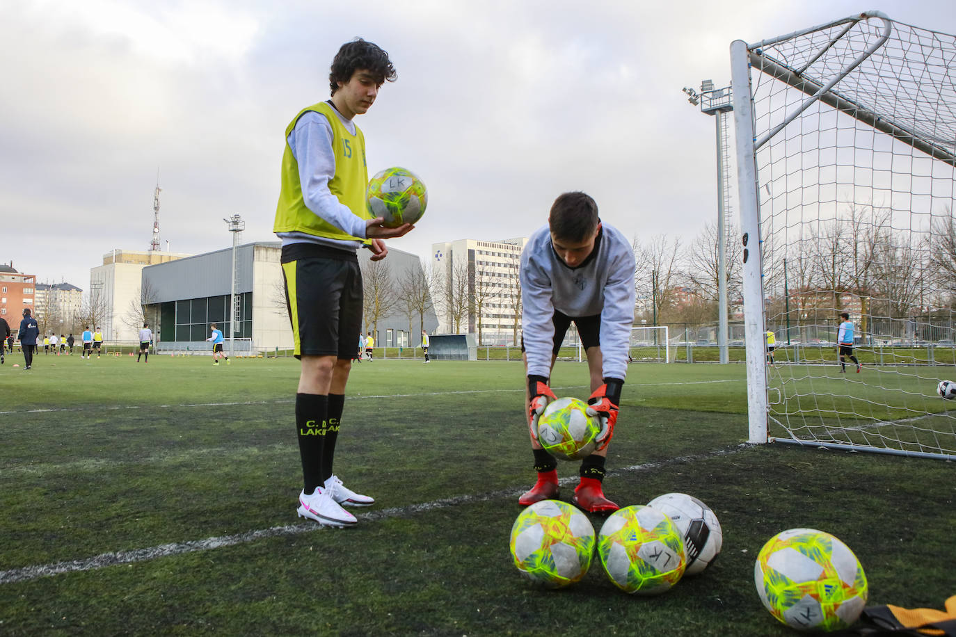 Fotos: Vuelve el deporte escolar a Álava