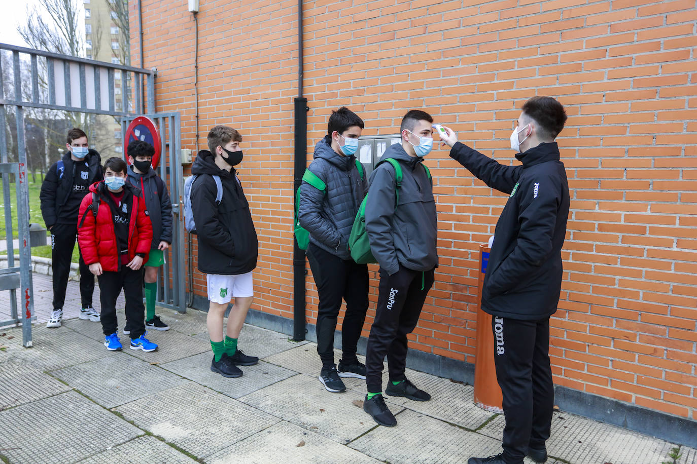 Fotos: Vuelve el deporte escolar a Álava