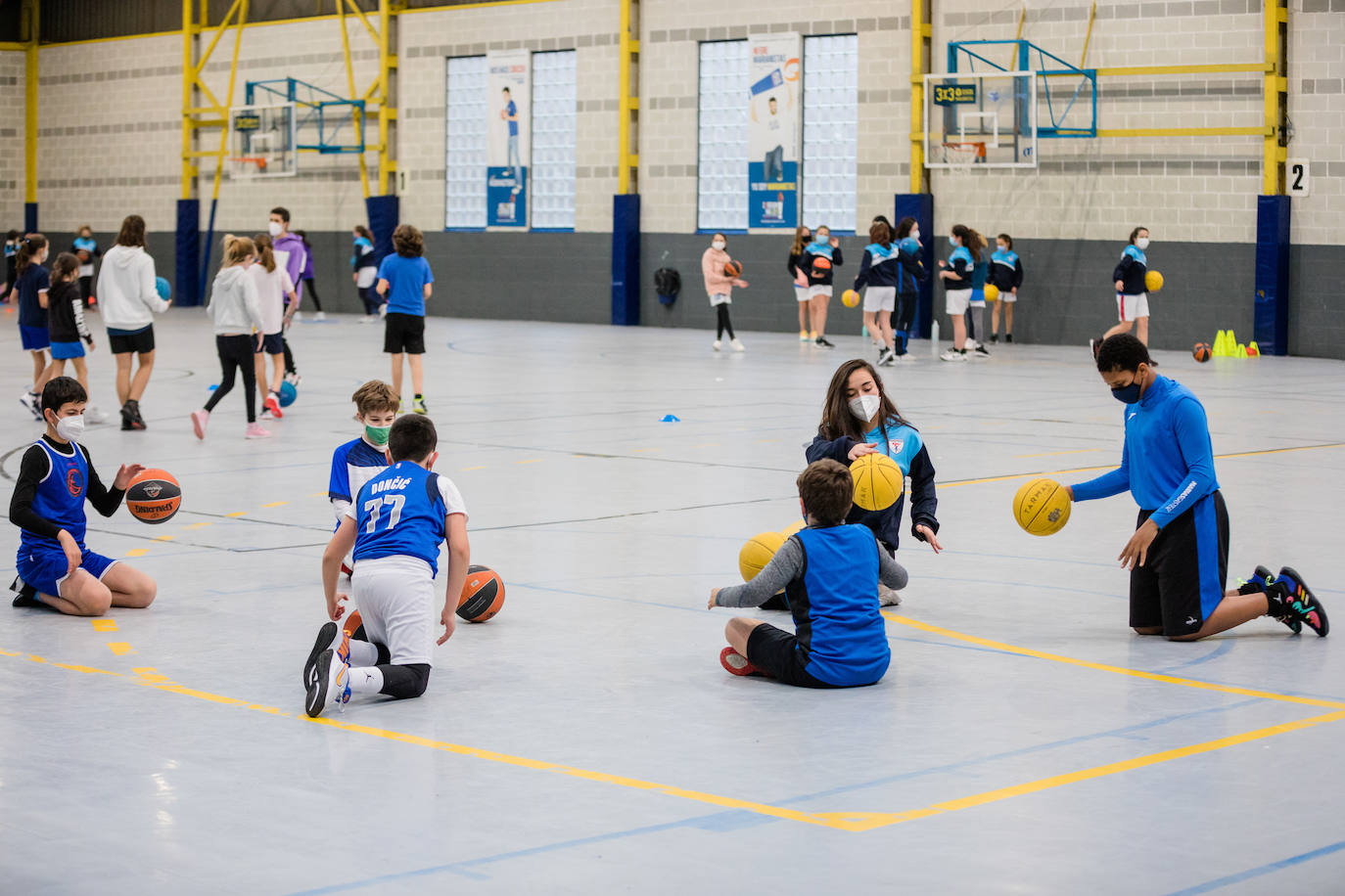 Fotos: Vuelve el deporte escolar a Álava