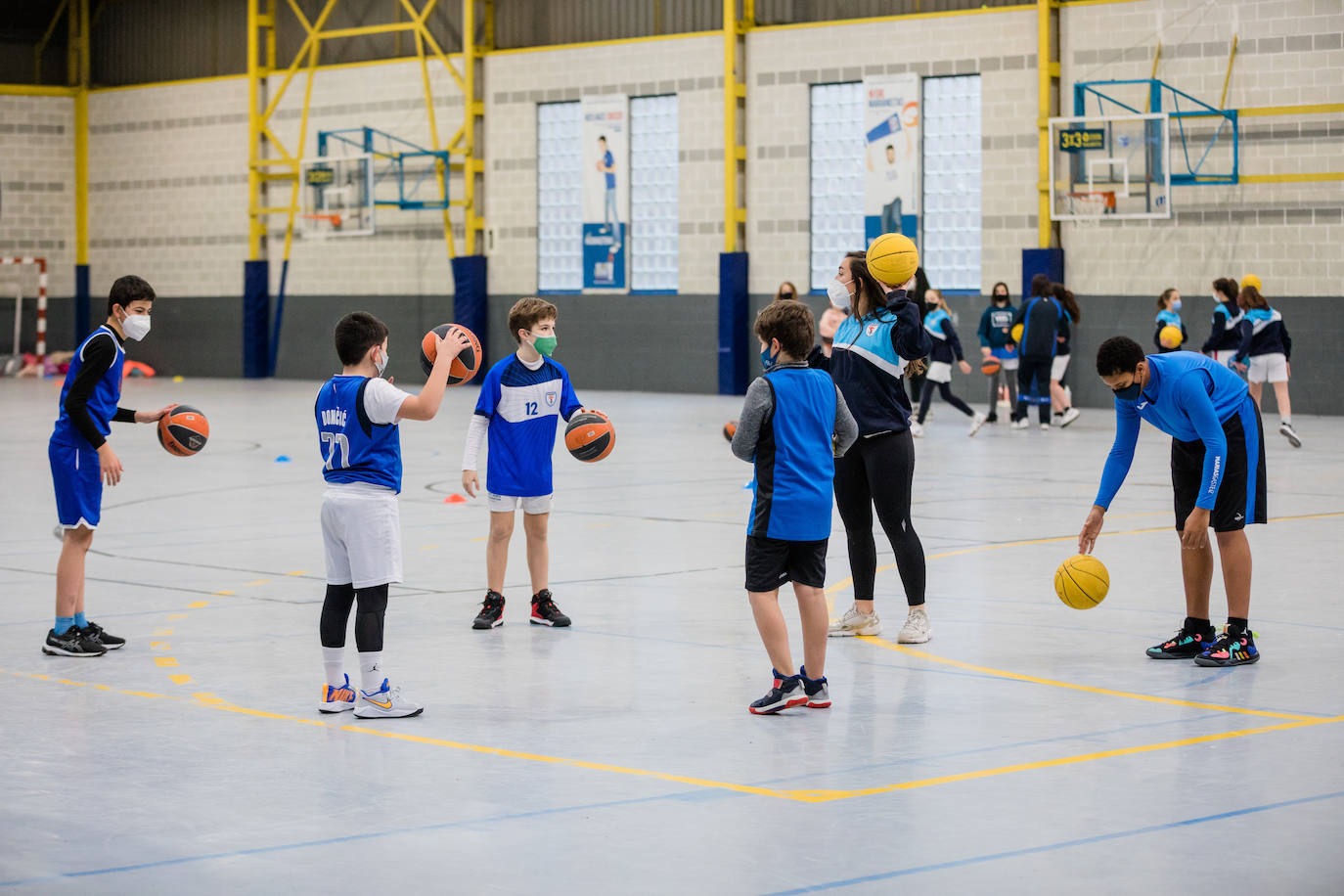 Fotos: Vuelve el deporte escolar a Álava