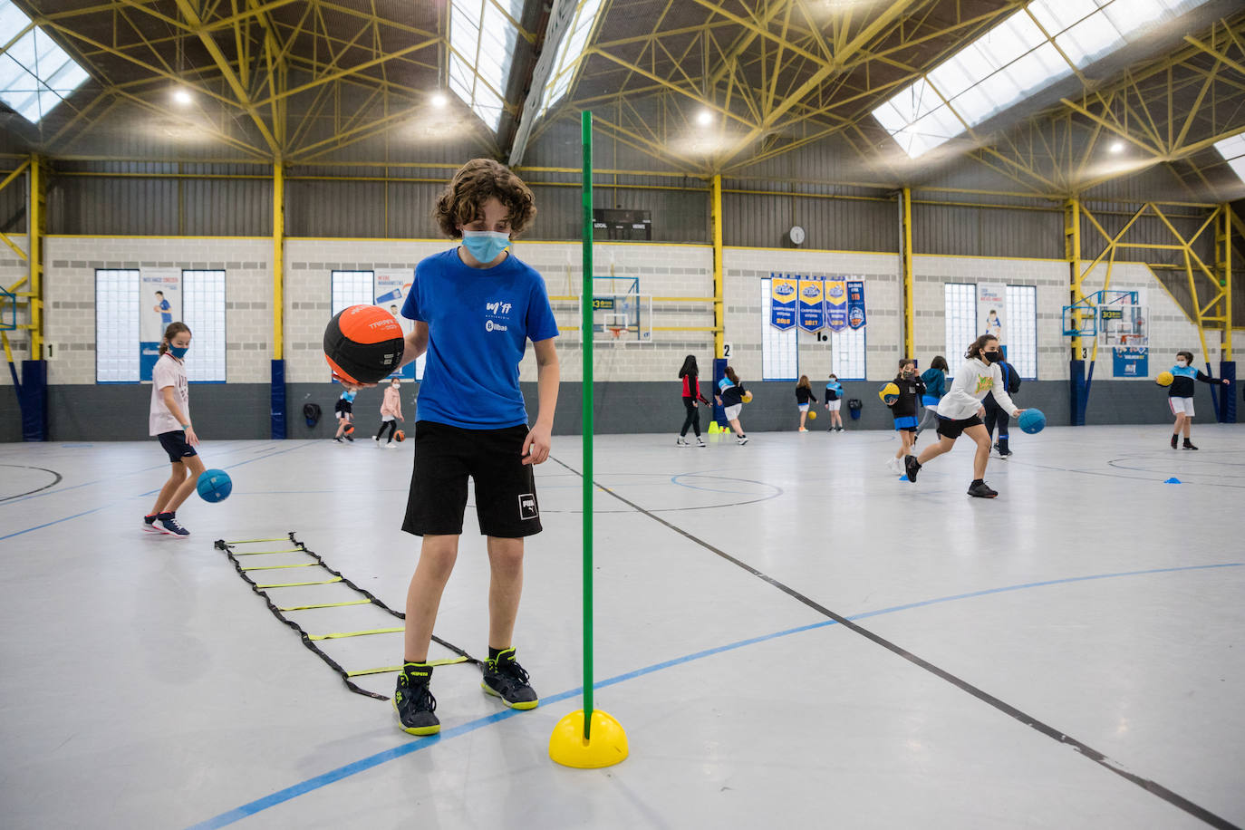 Fotos: Vuelve el deporte escolar a Álava