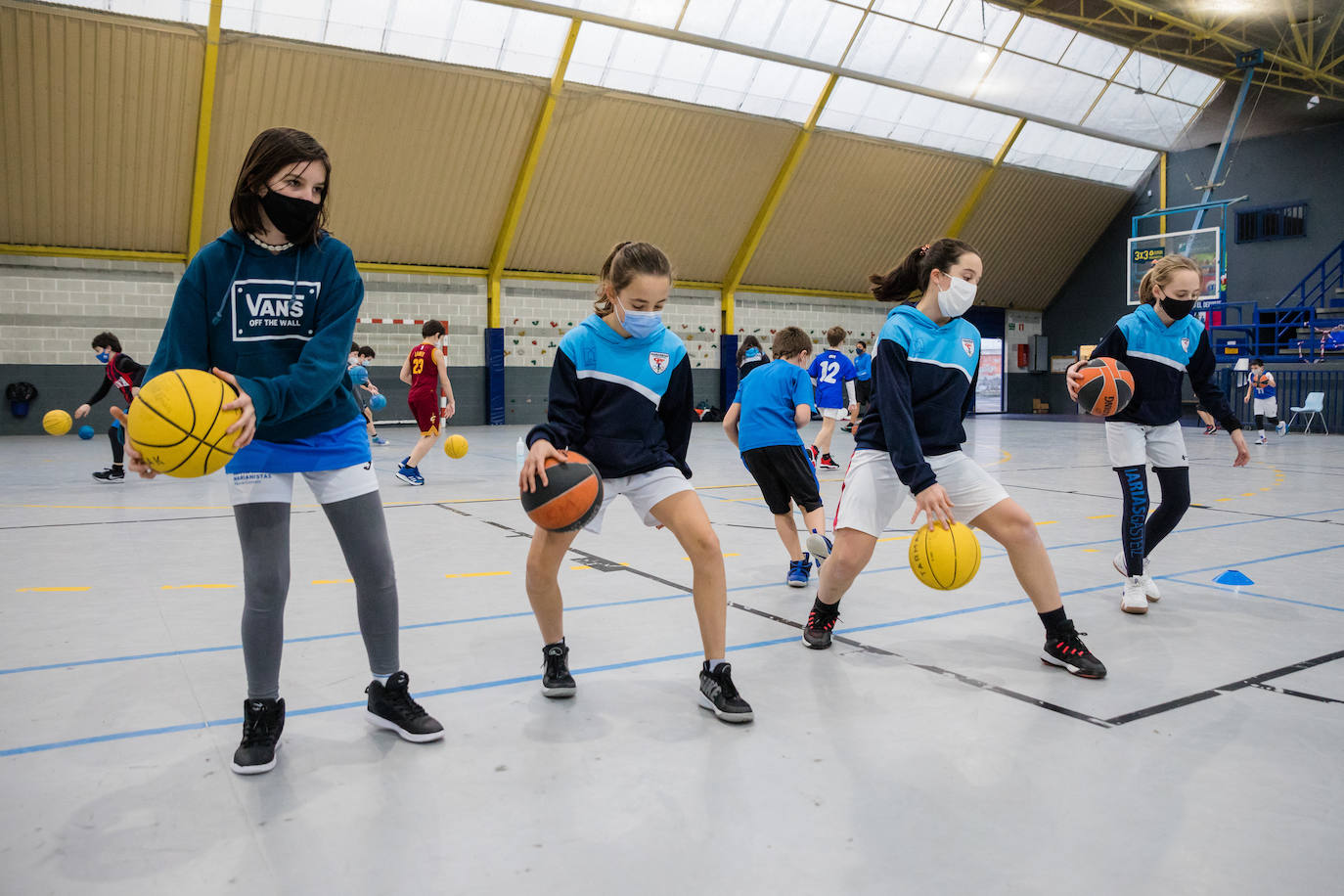 Fotos: Vuelve el deporte escolar a Álava