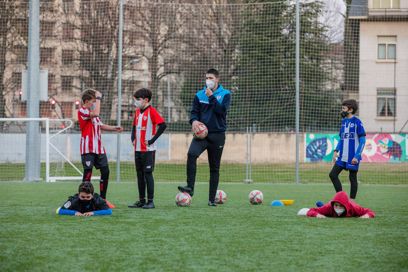 Fotos: Vuelve el deporte escolar a Álava