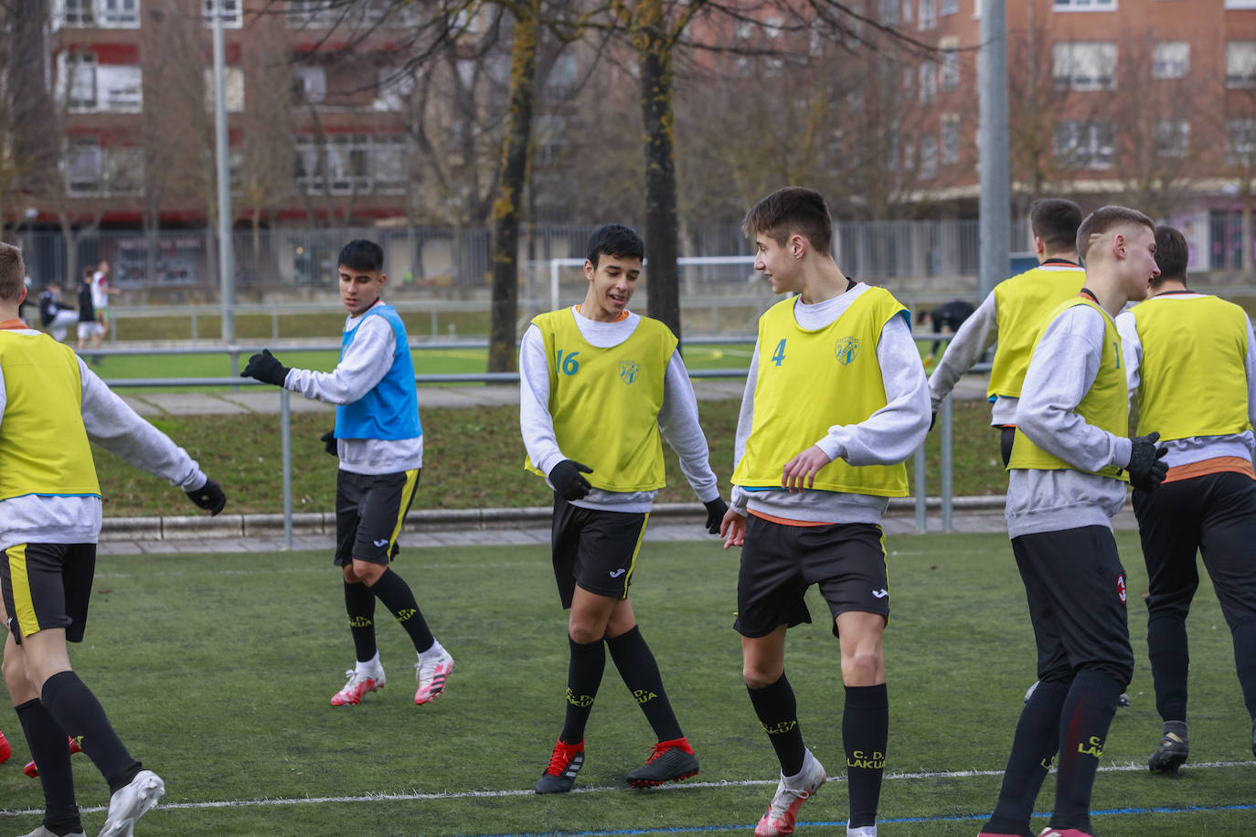 Fotos: Vuelve el deporte escolar a Álava