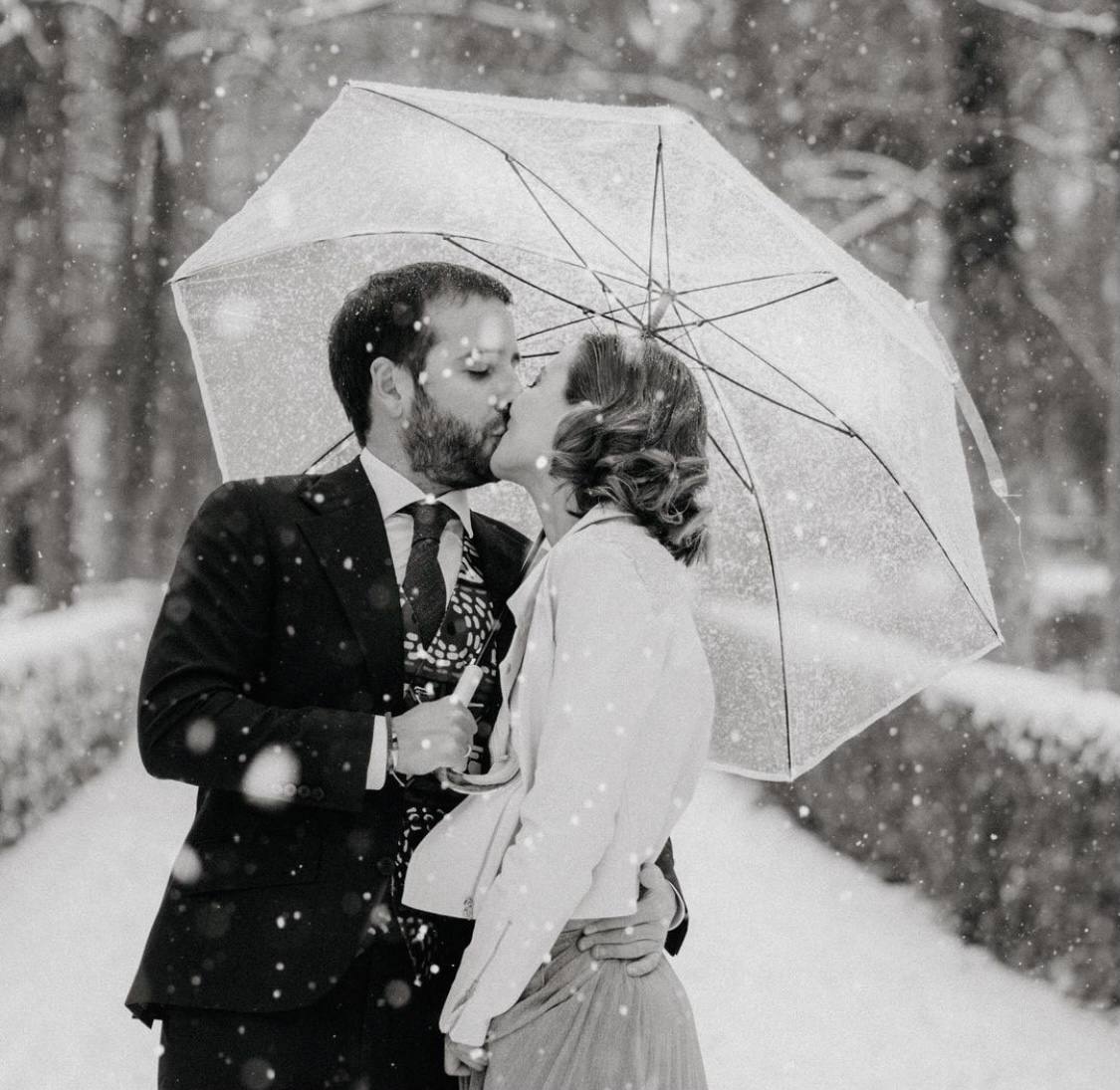 Fotos: La novia que se casó con botas &#039;Hunter&#039; y otras bodas celebradas durante el temporal &#039;Filomena&#039;