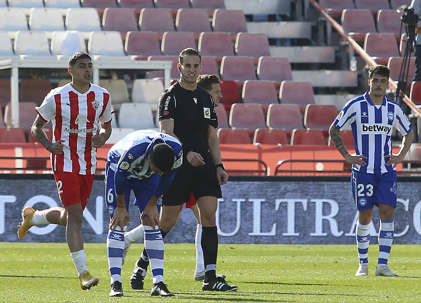 Fotos: Las mejores fotos del Almería - Alavés