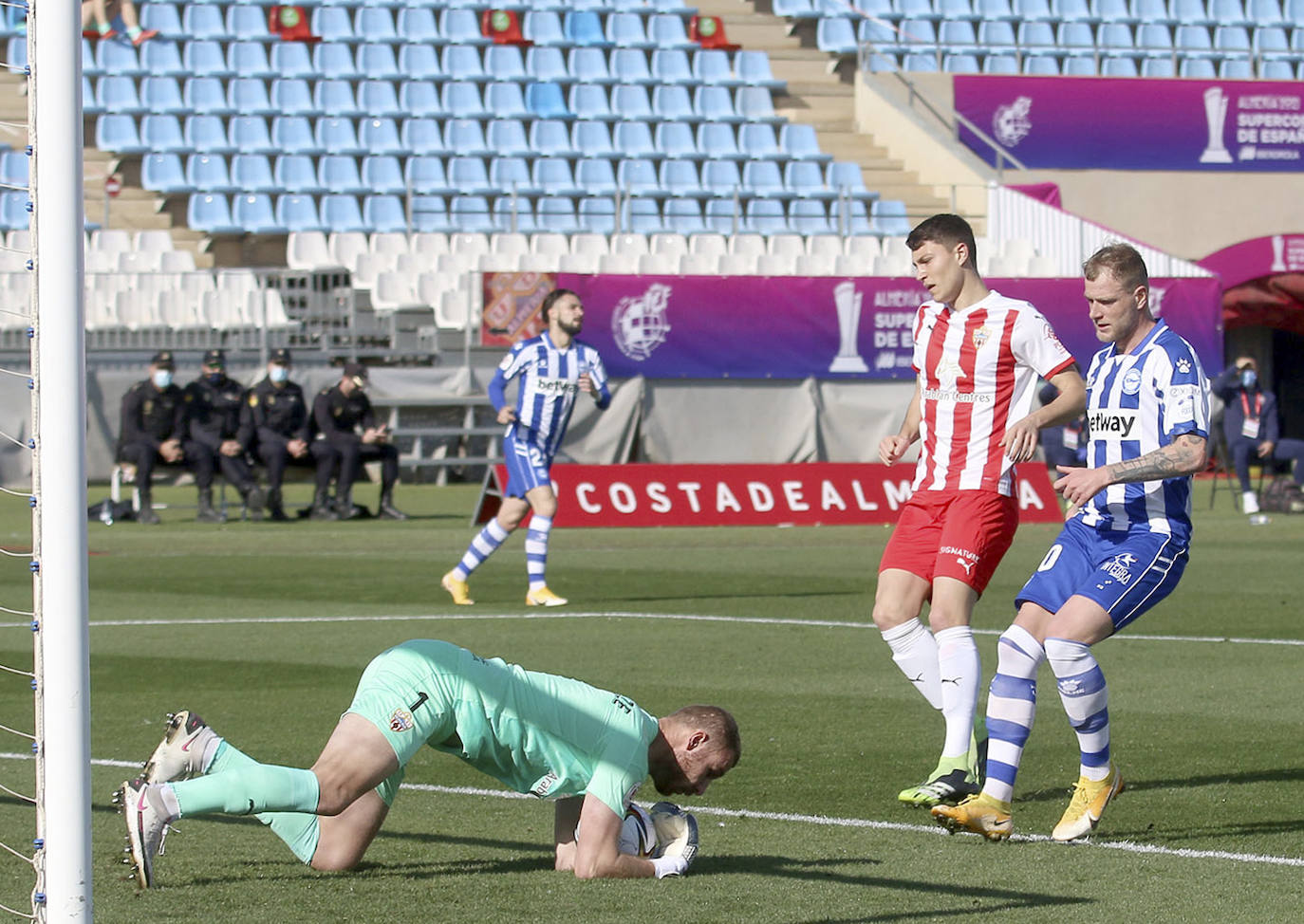 Fotos: Las mejores fotos del Almería - Alavés
