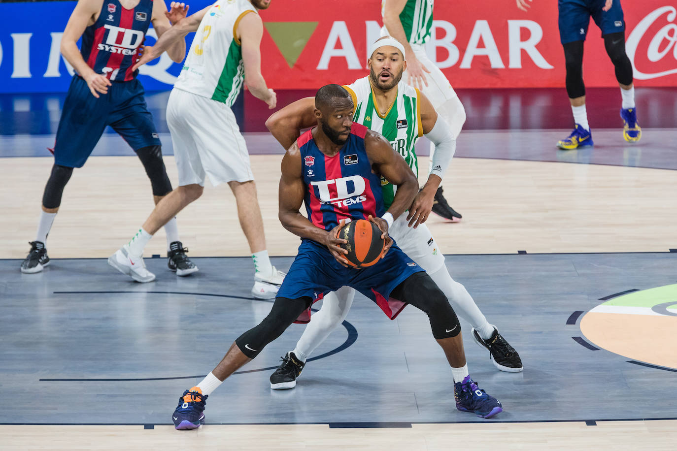 Fotos: Las mejores fotos del TD Systems Baskonia - Real Betis