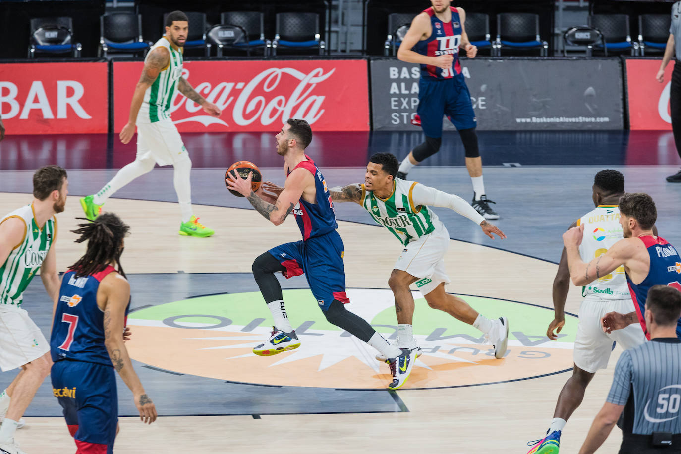 Fotos: Las mejores fotos del TD Systems Baskonia - Real Betis