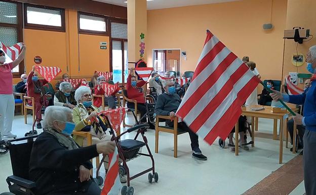 Así celebraron la Supercopa los mayores de una residencia de Barrika 